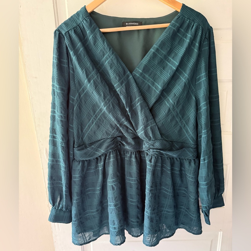 BloomChic Green Wrap Blouse Long Sleeve Relaxed